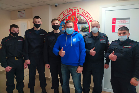 В Красноярске представители Общественного совета при городской полиции и сотрудники полка патрульно-постовой службы сдали кровь для нуждающихся